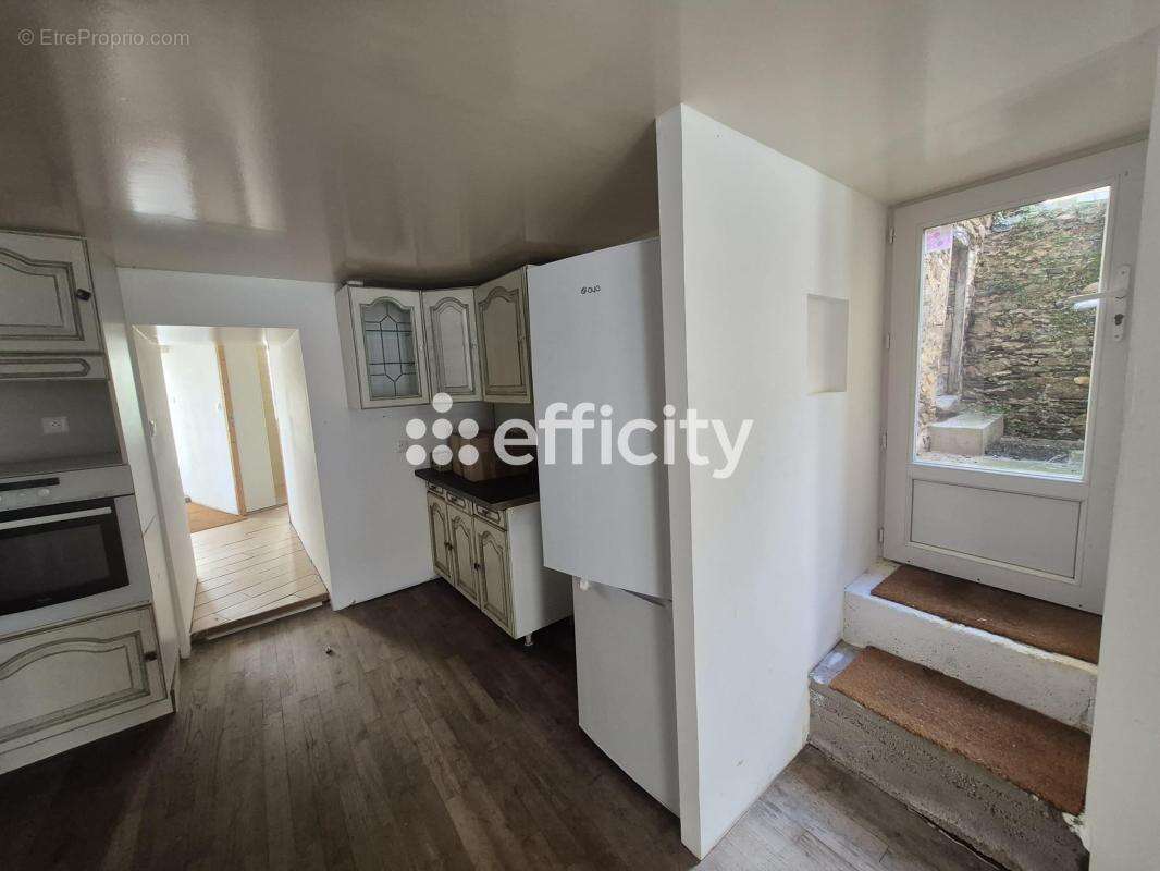 Maison à ORADOUR-SUR-VAYRES