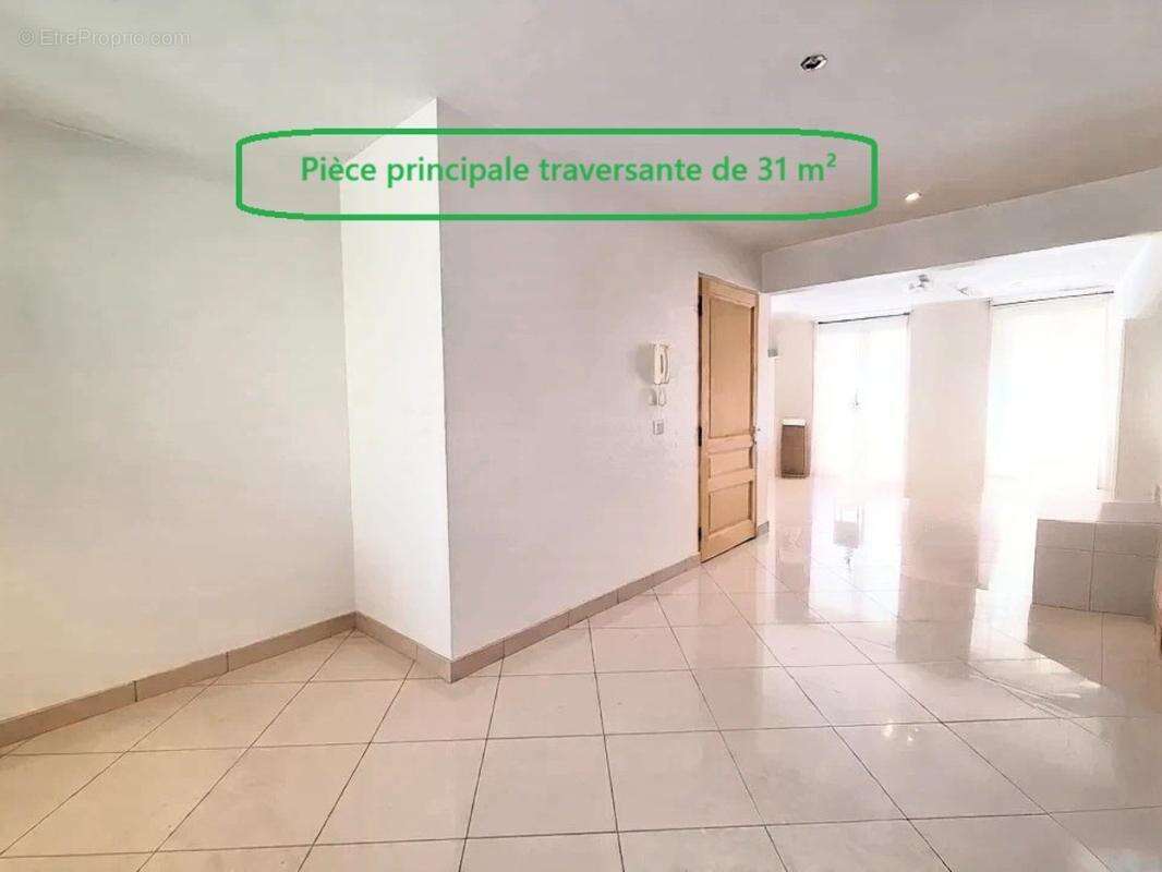 Commerce 100 m² à Pontoise  - photo 2