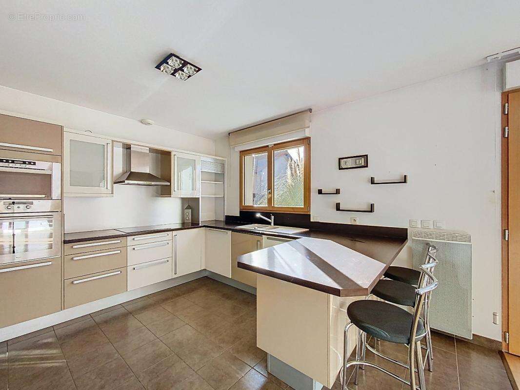 Appartement à SAINT-MAUR-DES-FOSSES