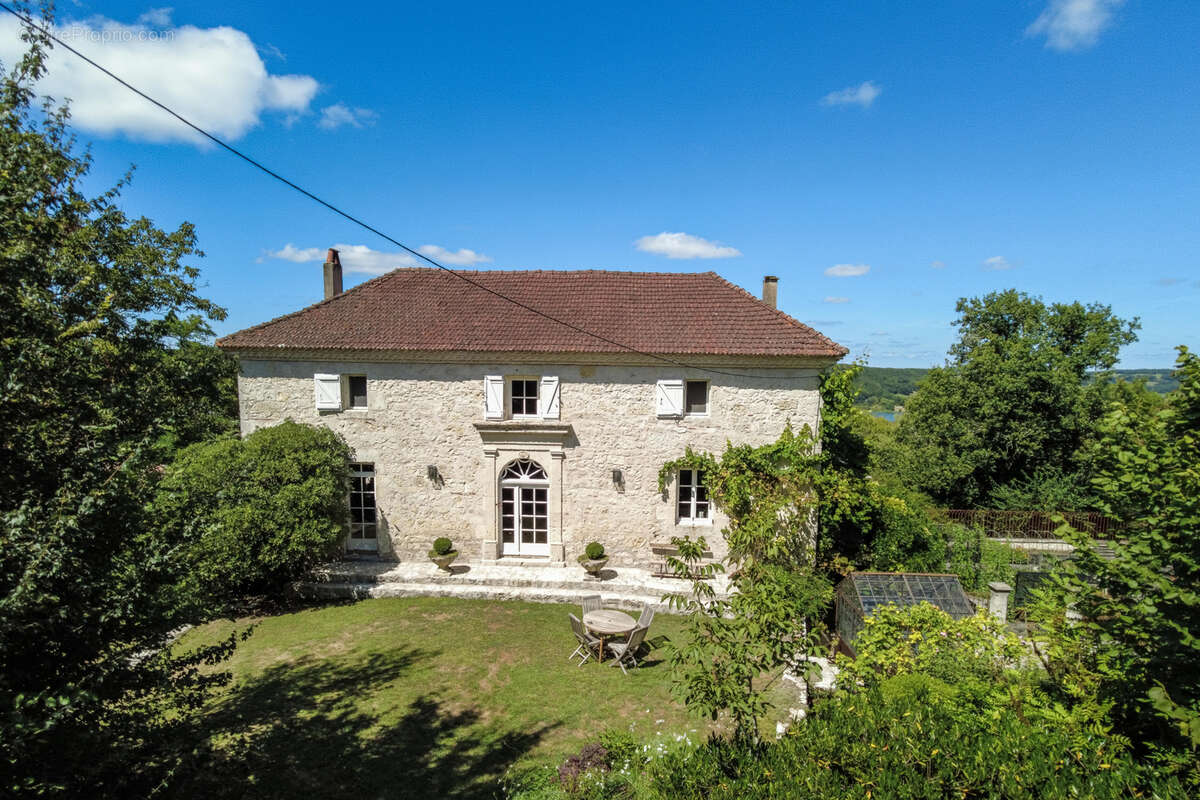 Maison à SAINTE-COLOMBE-DE-VILLENEUVE