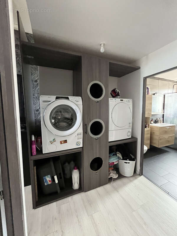 Maison à SAINT-YZAN-DE-SOUDIAC