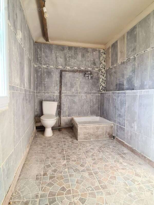 Salle d&#039;eau  - Maison à CONTEVILLE