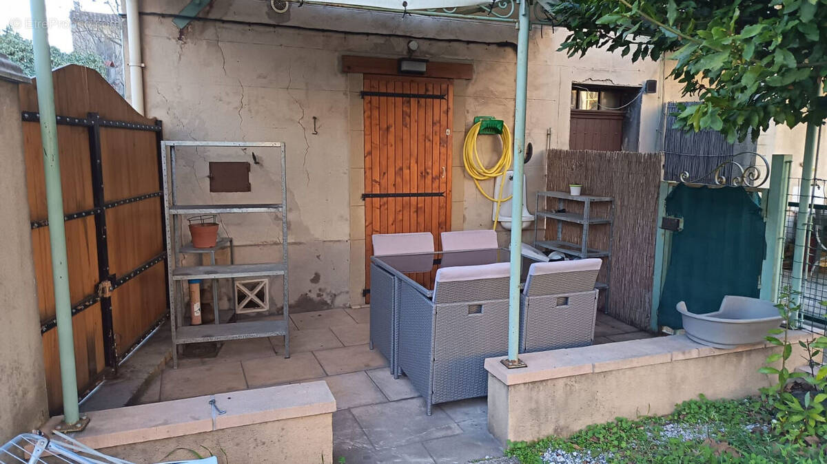 Appartement à LA BOUILLADISSE