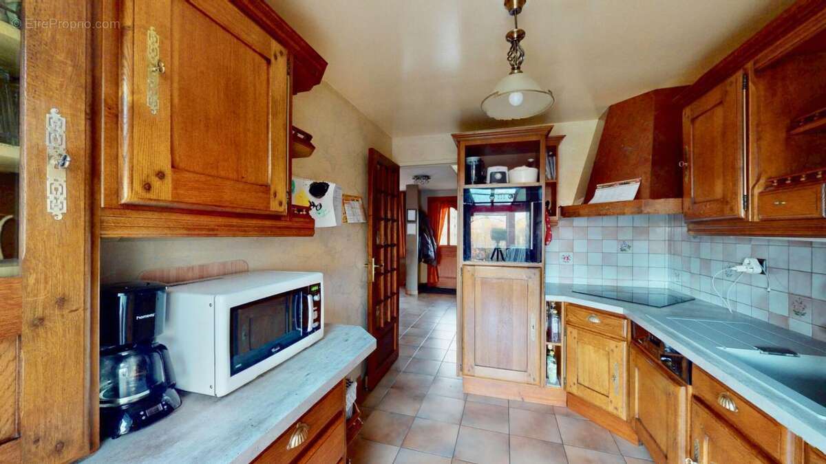 Maison familiale ou PMR  77 Chevru 7 pièce(s) 130 m2   230 000 - photo 5