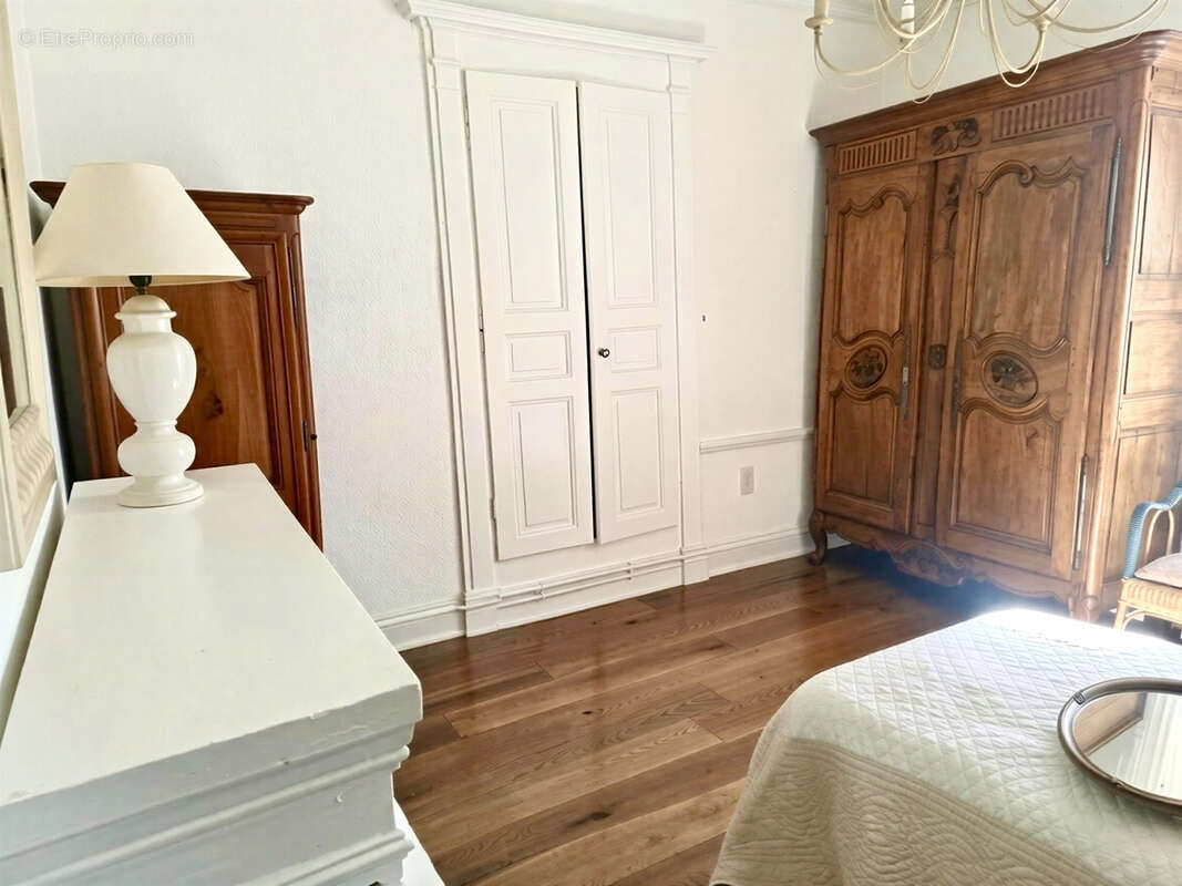 Maison familiale de caractère avec piscine et de nombreuses dépendances - photo 13