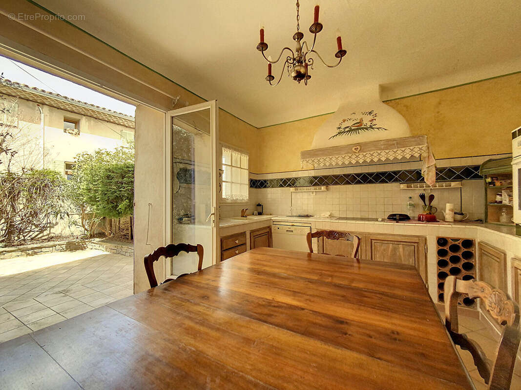 Maison à LA MOTTE-D'AIGUES