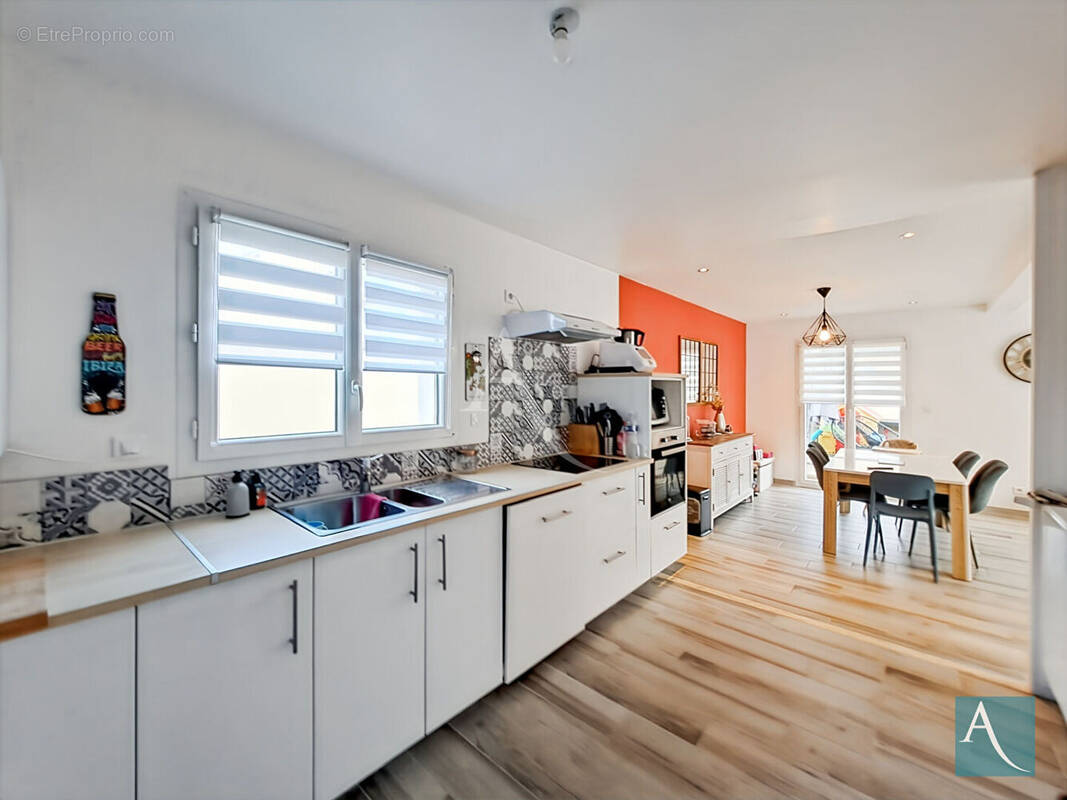 Maison à MORIGNY-CHAMPIGNY