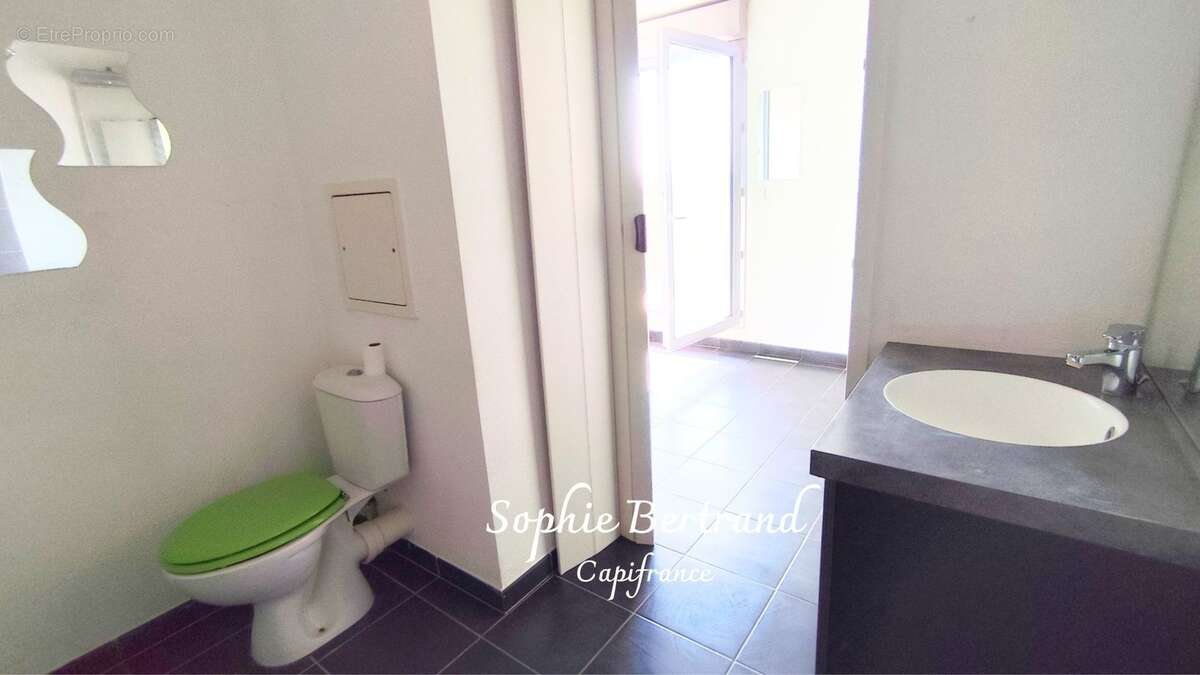 Studio lumineux avec grande terrasse et vue sur le Château des Adhémar - photo 6