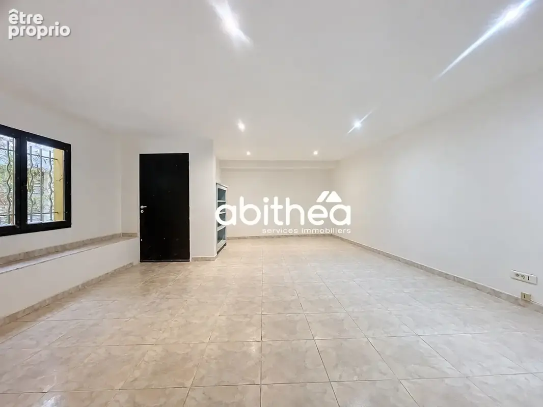 Maison de caractère 260 m2 avec terrasse et garage   Centre historique de Béziers - photo 9