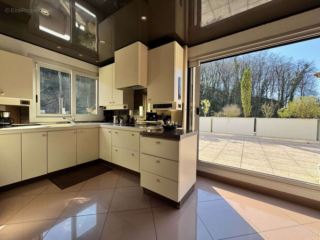 Appartement à FONTAINES-SUR-SAONE