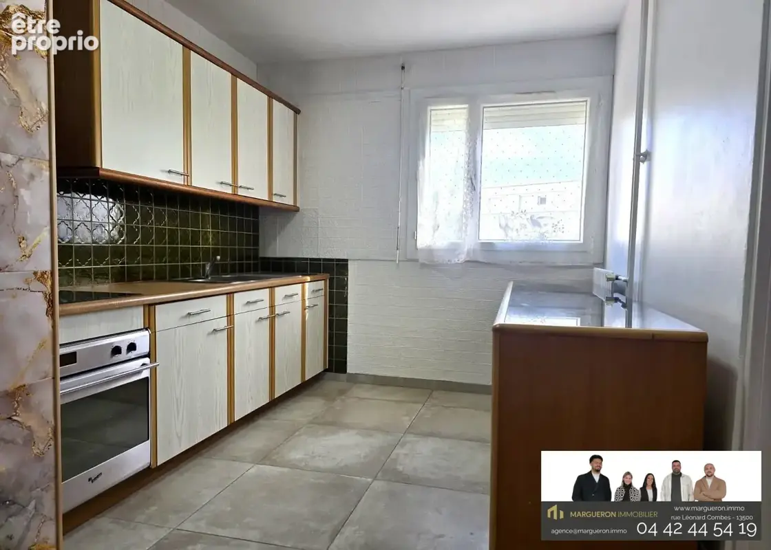 Appartement 5 pièces 98 m² à vendre à Martigues (13500) - photo 8