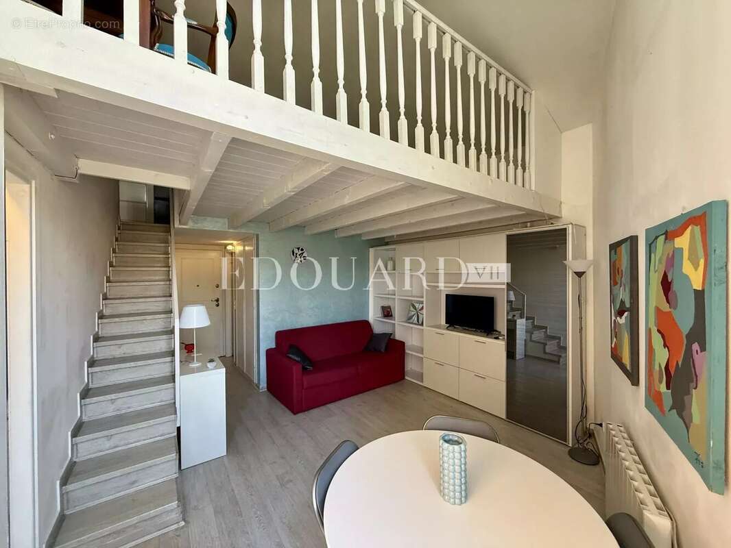 Appartement à ROQUEBRUNE-CAP-MARTIN