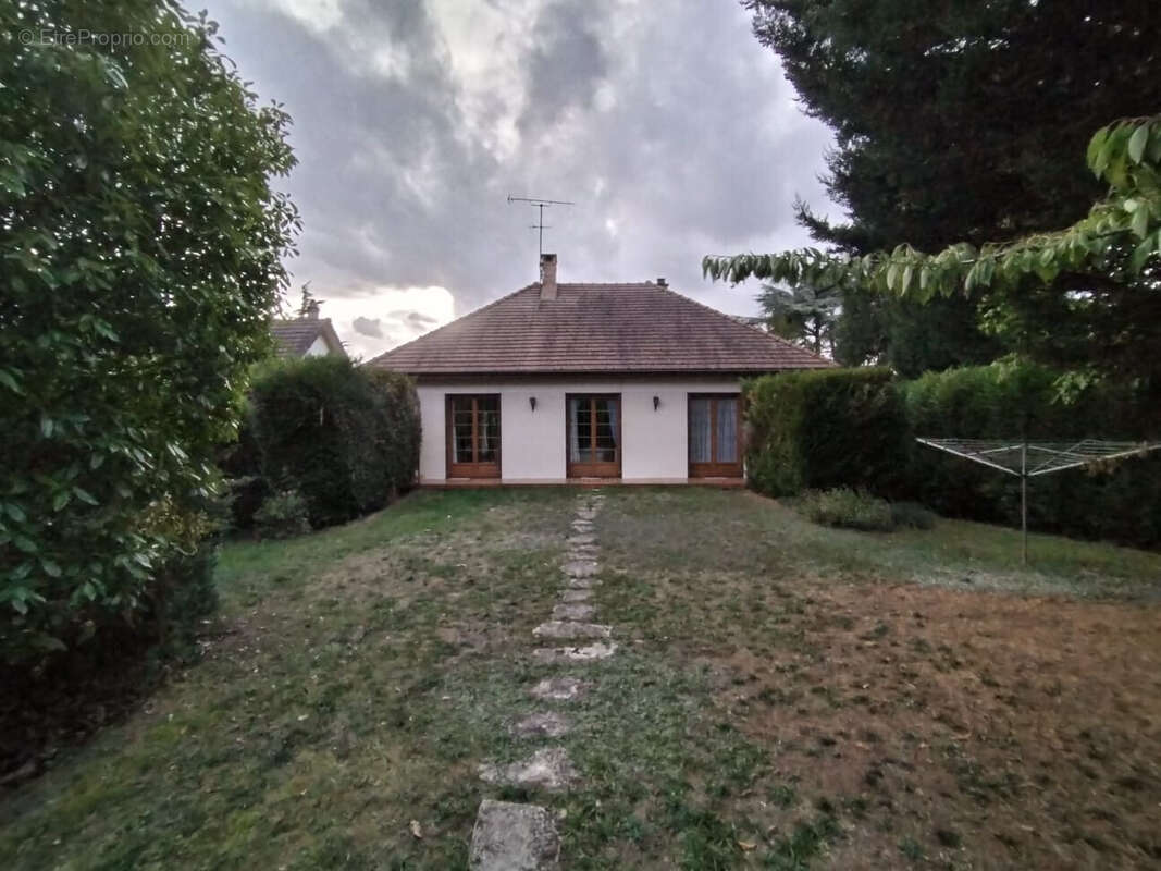 Maison à SAINTRY-SUR-SEINE