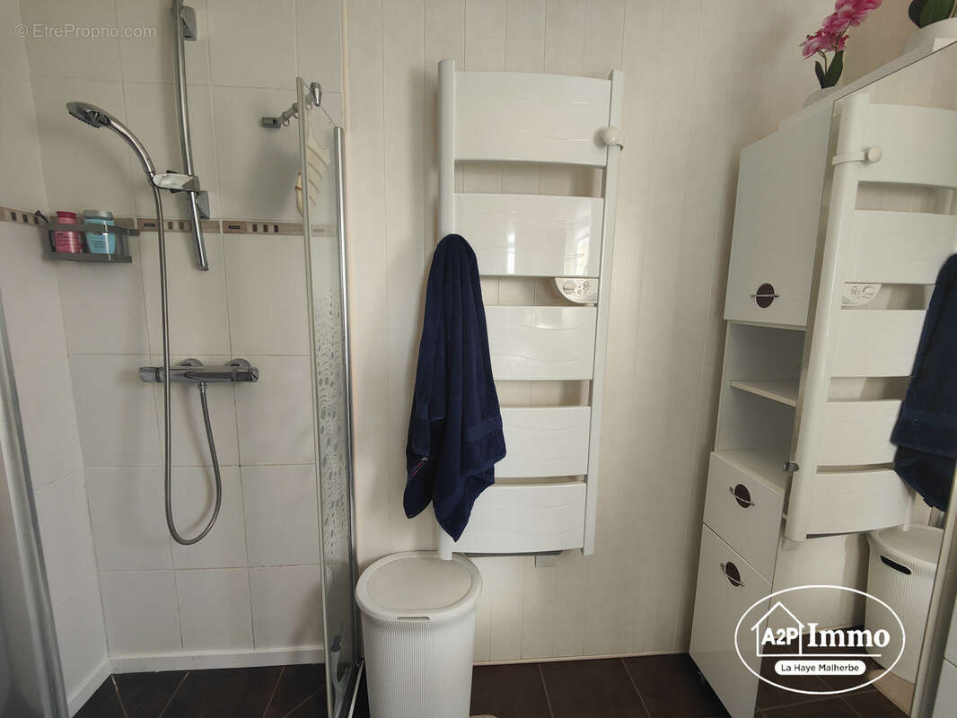 Maison à LA HAYE-MALHERBE