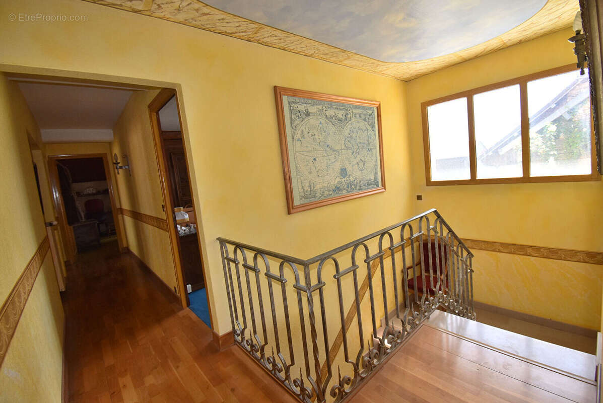 Maison Beurey 12 pièces 367 m2 - photo 7