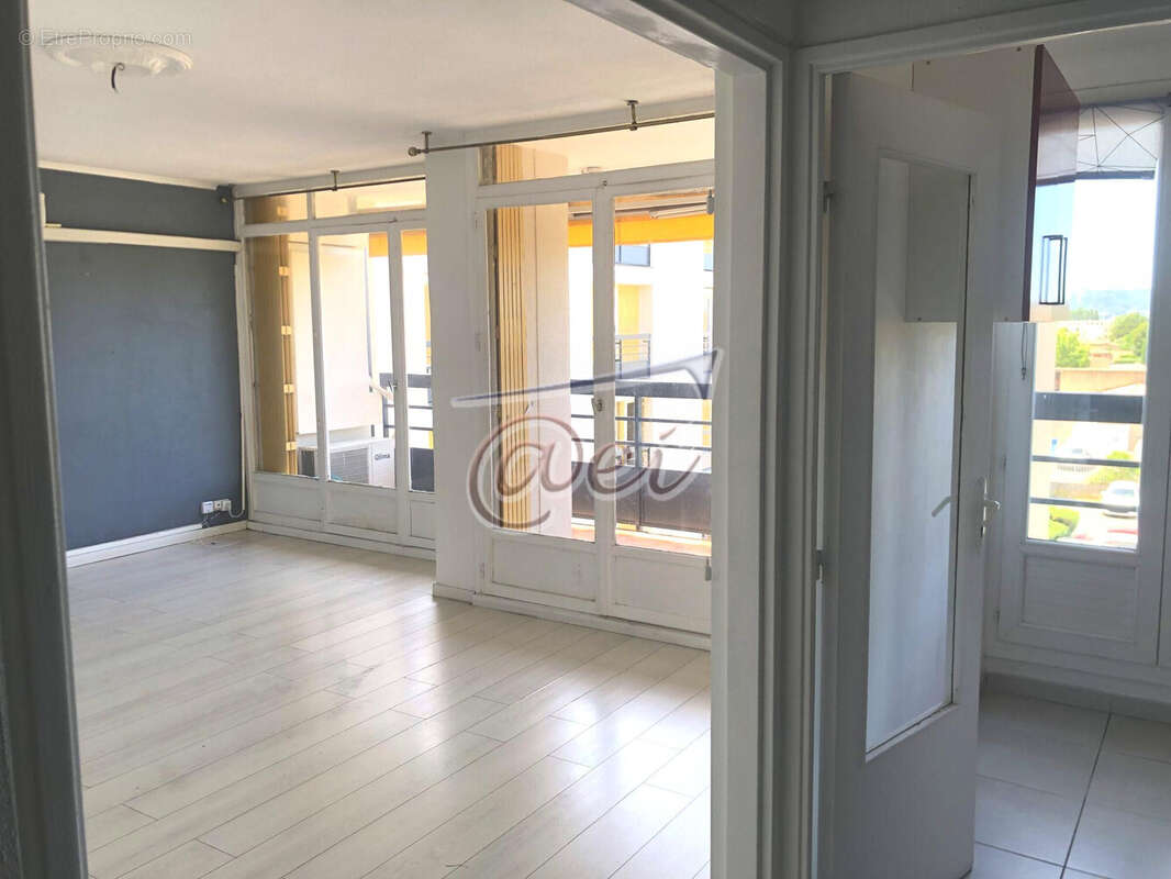 Appartement 61 m² à Marignane  - photo 4