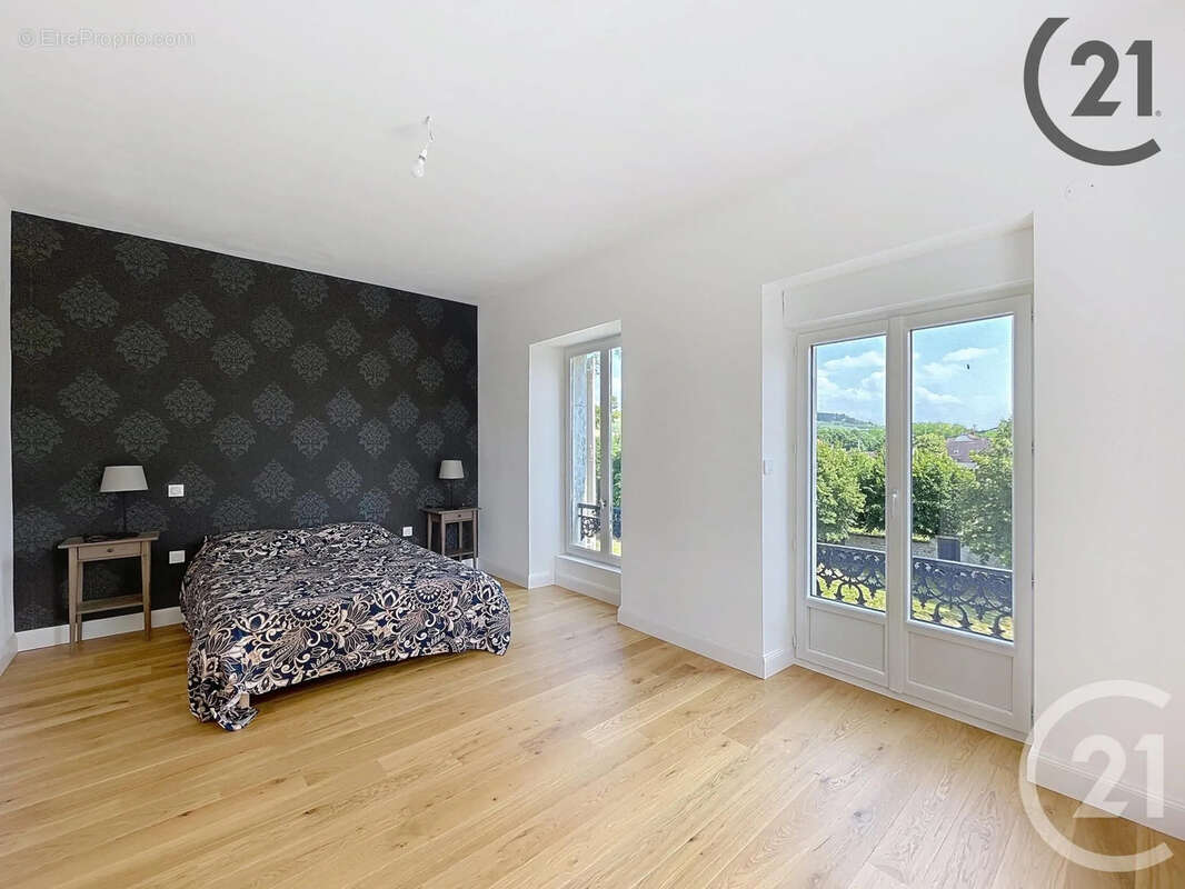 Maison à CHAMPS-SUR-YONNE