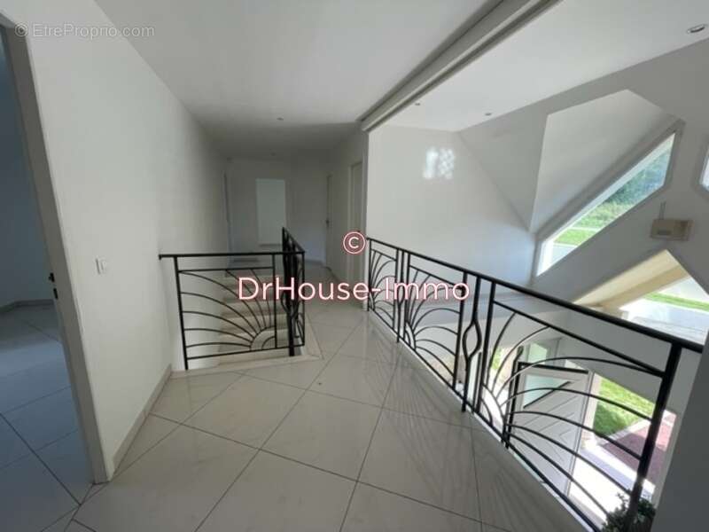 Maison à SAINT-PIERRE-LES-NEMOURS