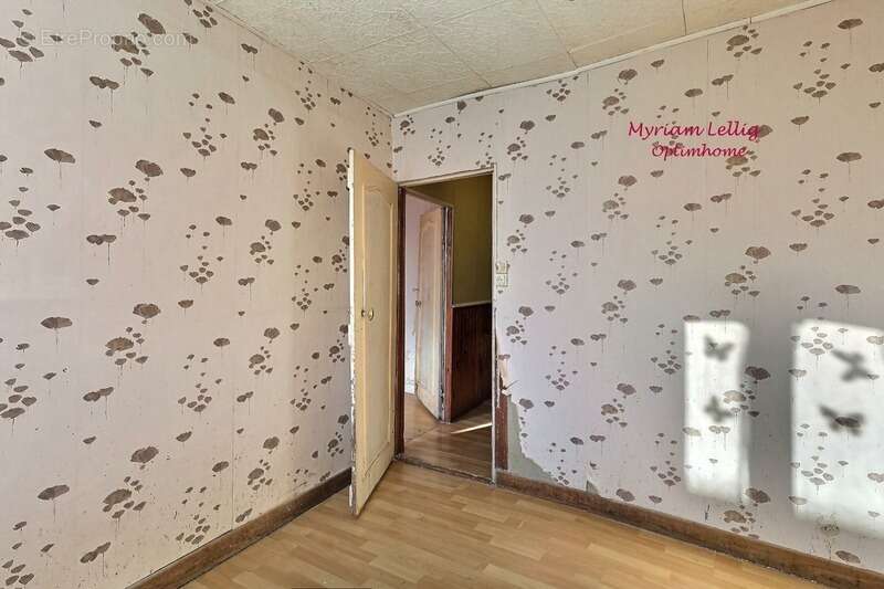 Maison à LA BONNEVILLE-SUR-ITON