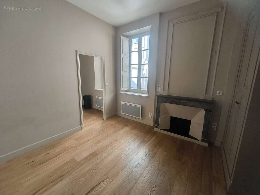 CHAMBRE - Appartement à NIMES