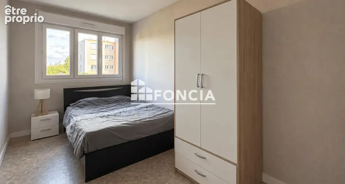 Appartement 2 pièces avec balcon – vendu loué – transports et commerces à proximité immédiate - photo 4