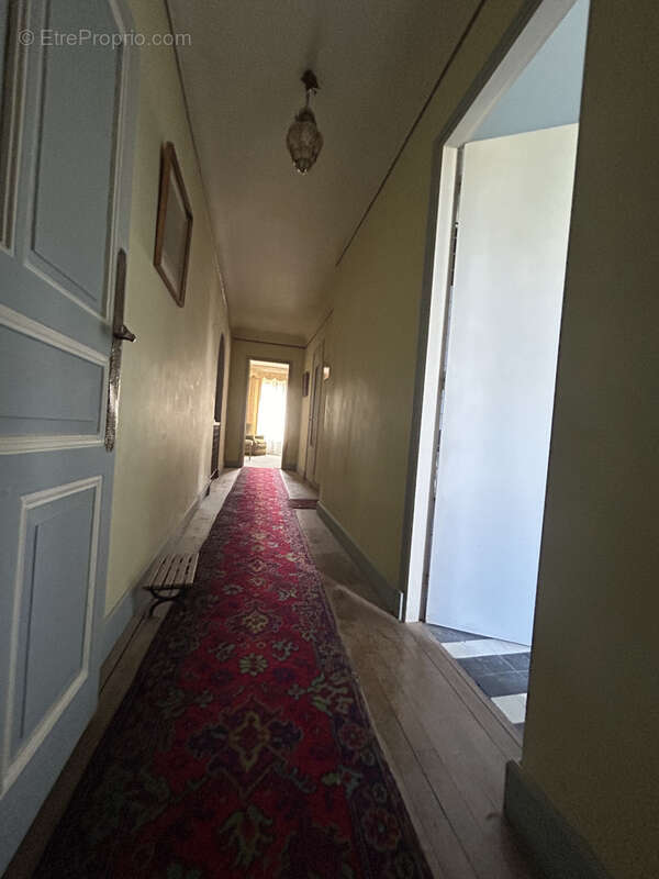 Maison à LUSSAC-LES-CHATEAUX