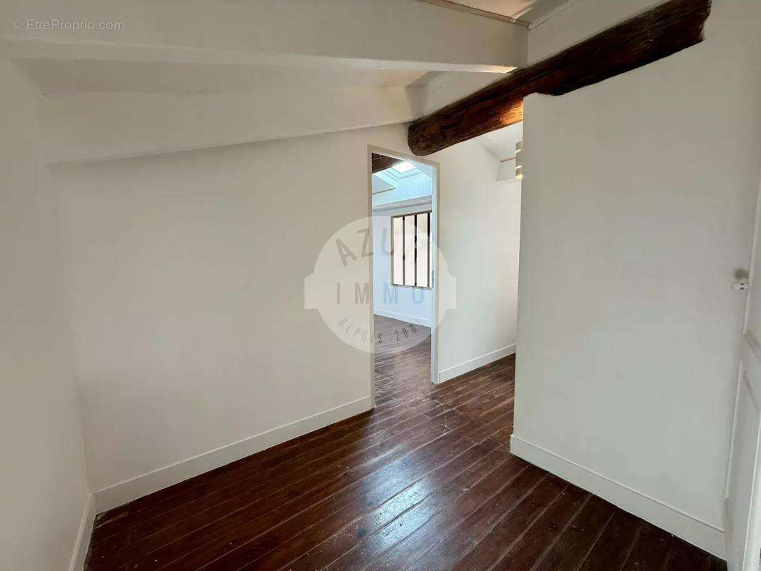 Appartement à SAINT-ZACHARIE