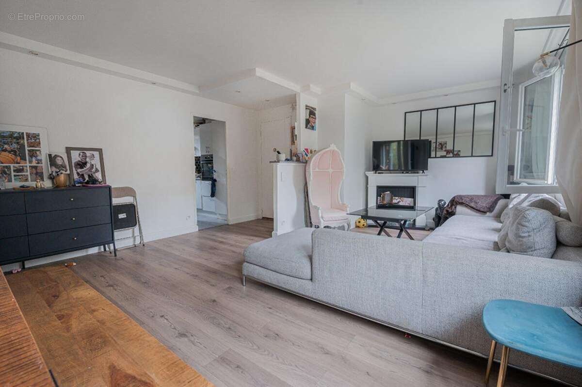 Appartement à CHARENTON-LE-PONT