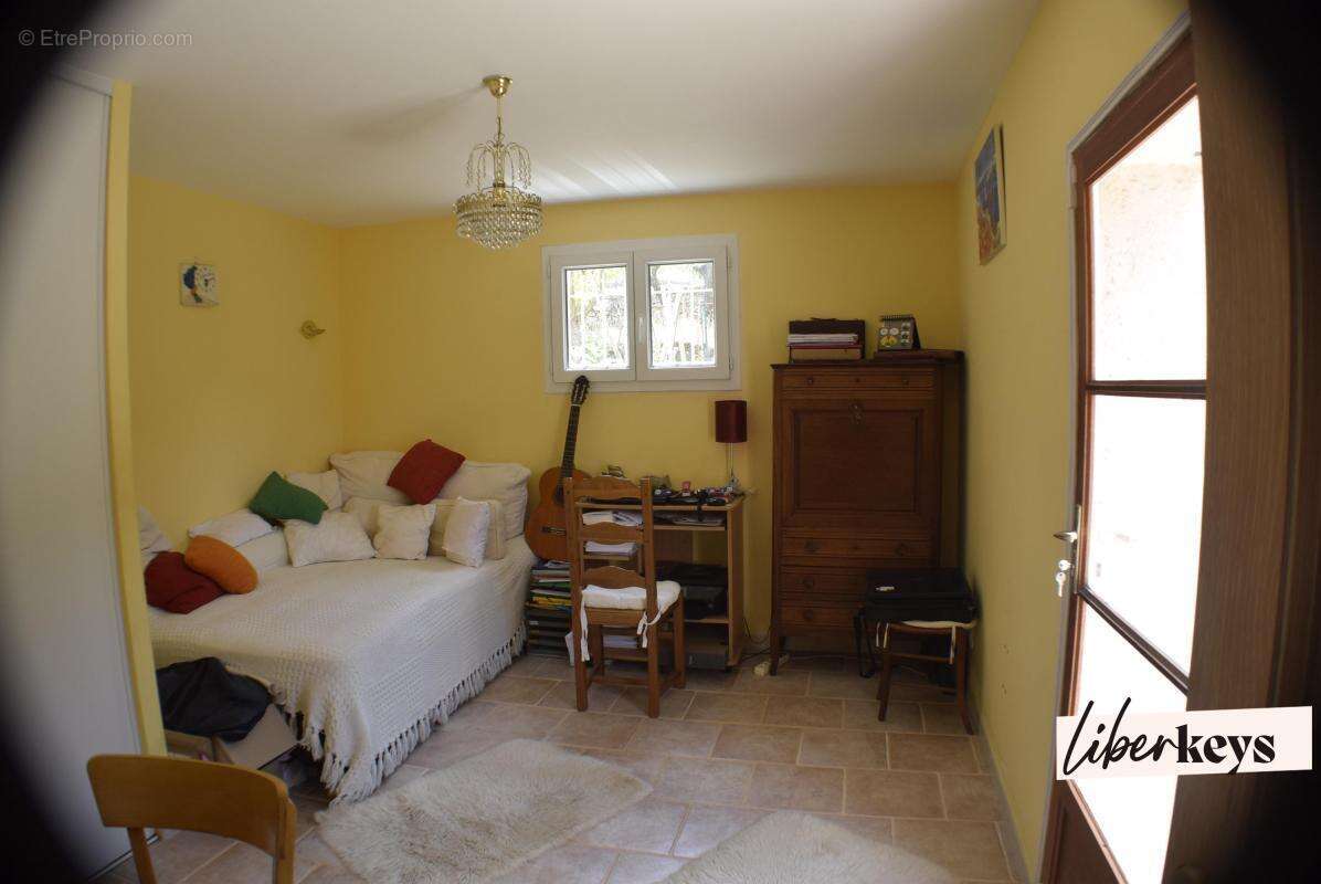 Maison à COTIGNAC