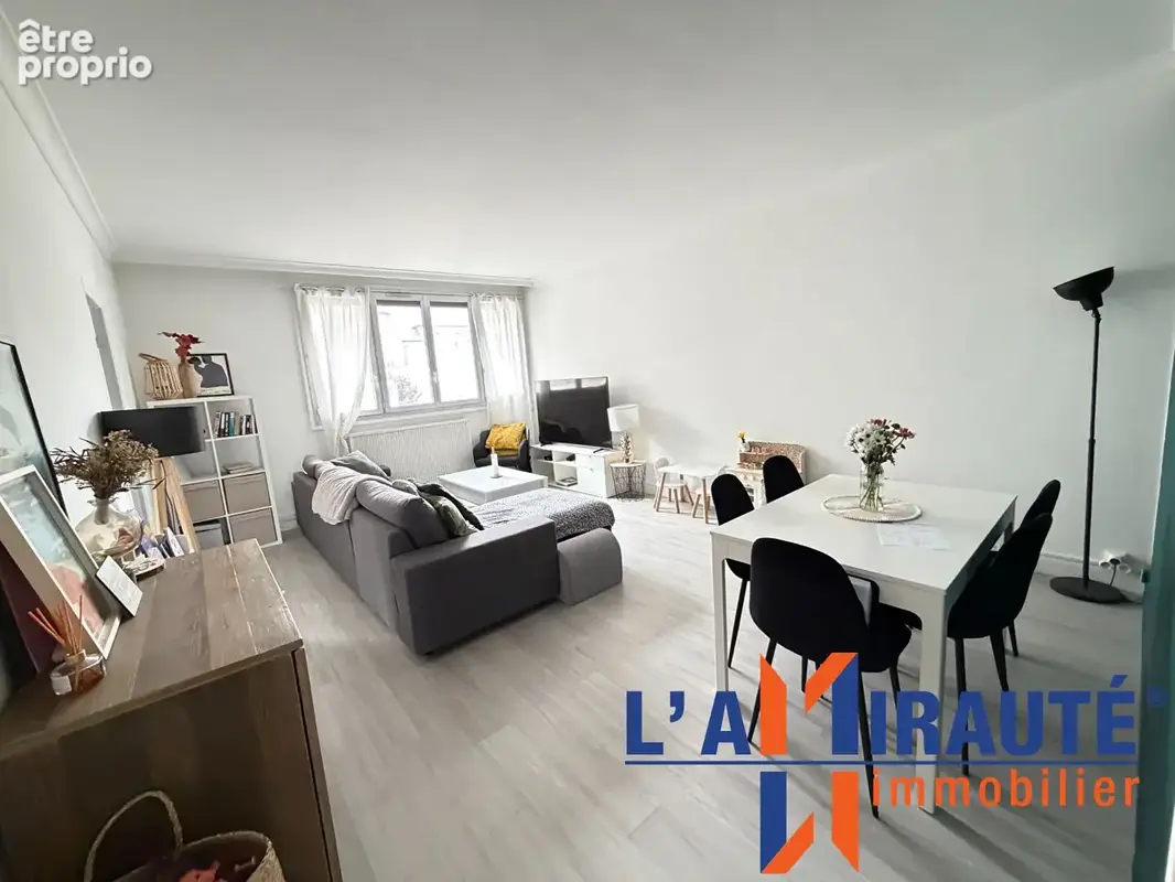 Appartement à SARTROUVILLE
