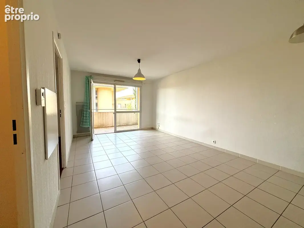 Beau t2 avec ascenseur terrasse parking proche commodites vendu libre - photo 2