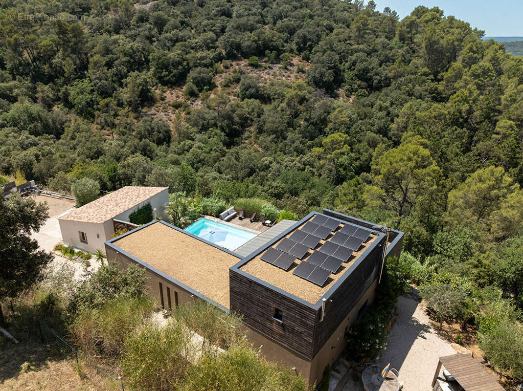 A vendre en exclusivité a vendre à vidauban - villa contemporaine avec vue panoramique, piscine et prestations  de qualité ! - photo 22