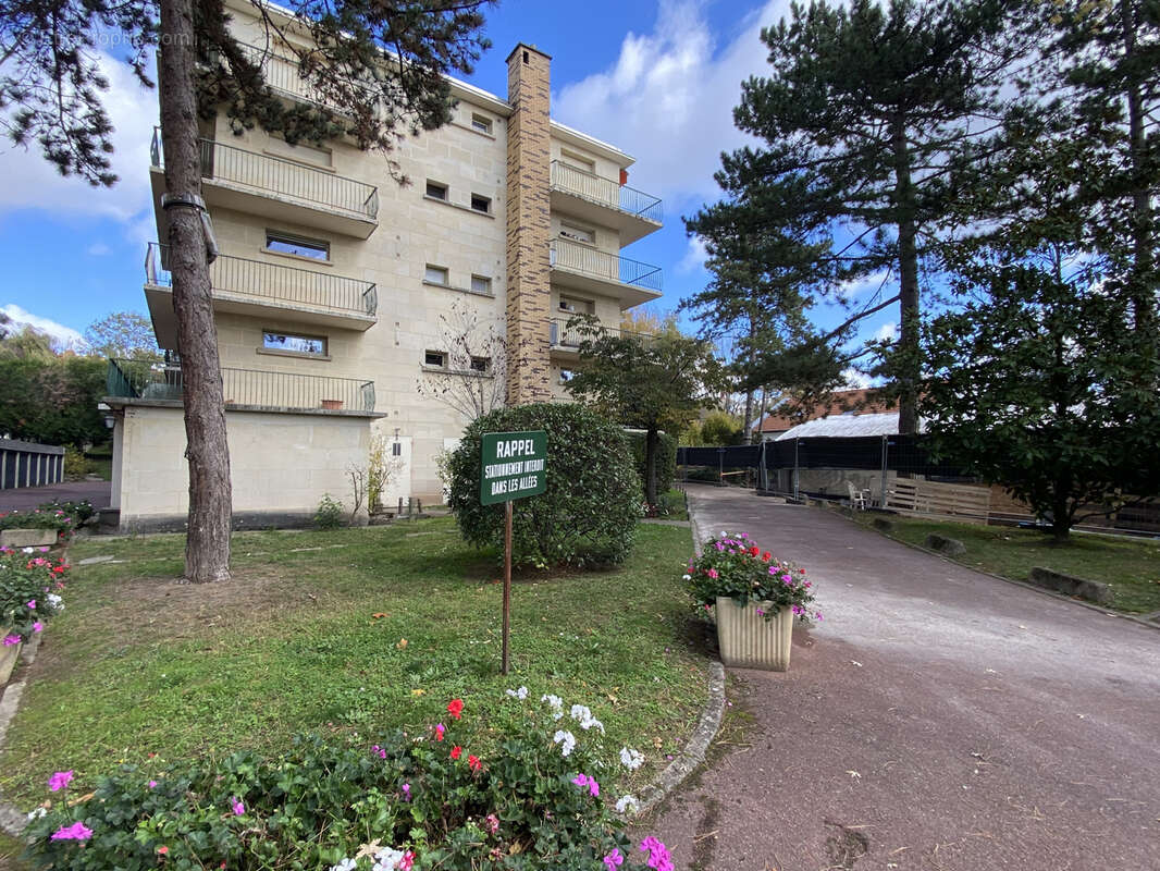 Appartement à LE PLESSIS-ROBINSON