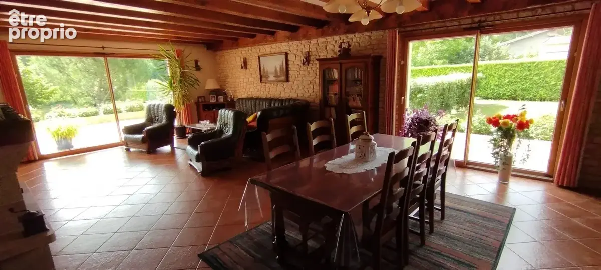 Villa de standing avec parc, piscine et étang près de Figeac - photo 7