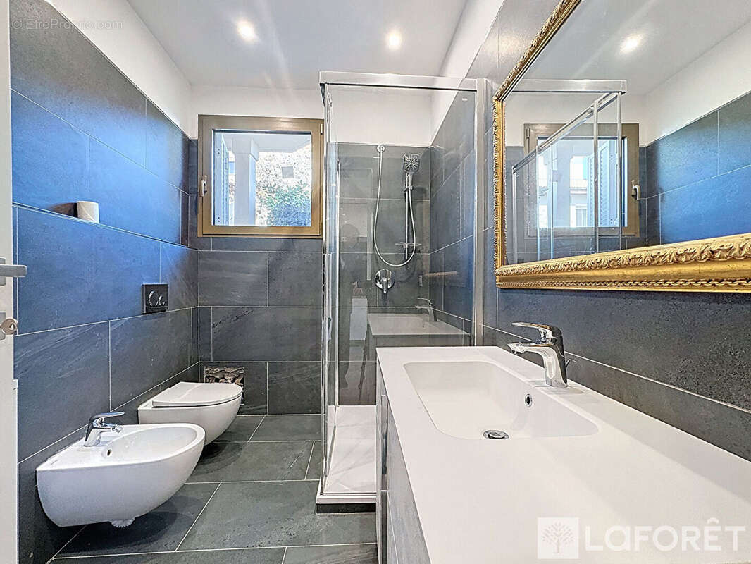 Appartement à ROQUEBRUNE-CAP-MARTIN