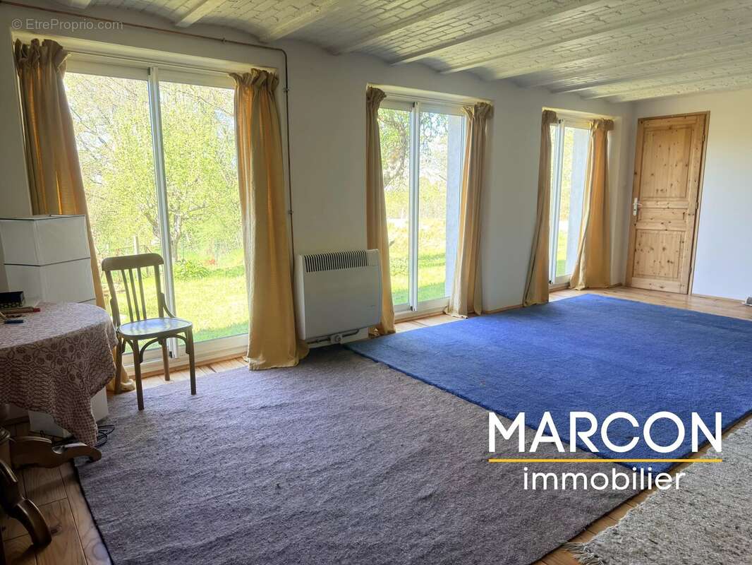 Maison à CHATELUS-MALVALEIX