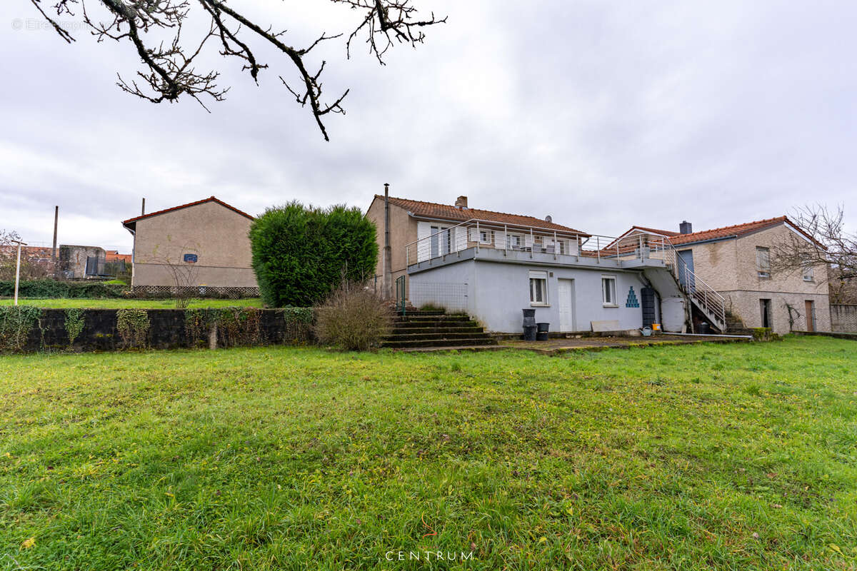 Maison à MONTOIS-LA-MONTAGNE