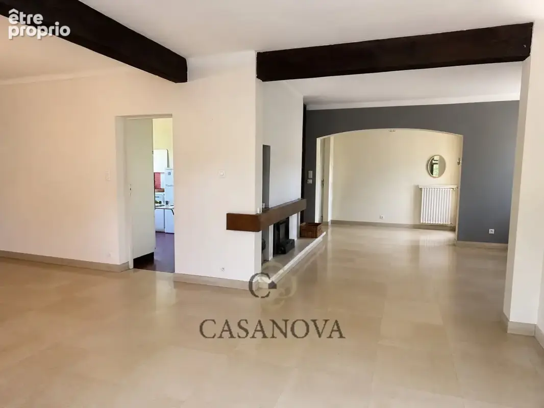 Maison familiale de 190 m² avec grand terrain à Lattes-Maurin - photo 4