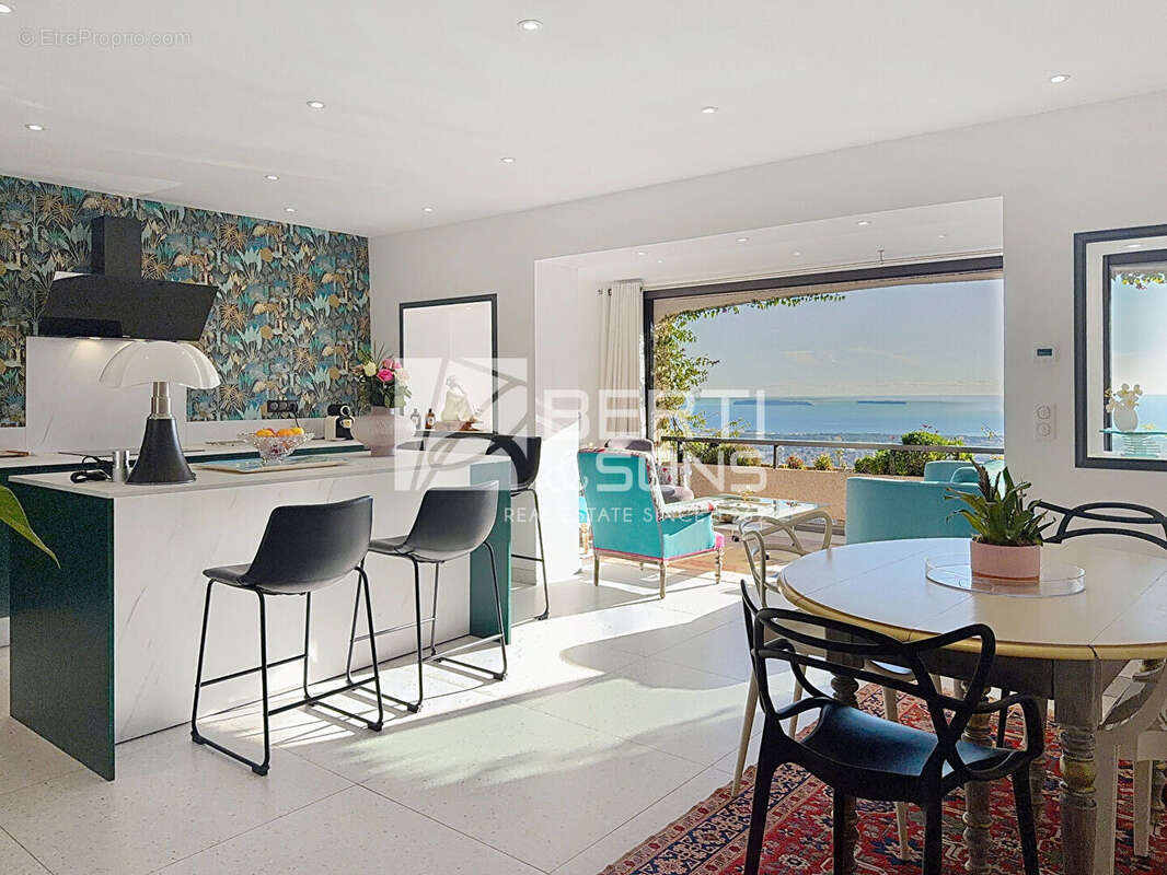 Appartement à MANDELIEU-LA-NAPOULE