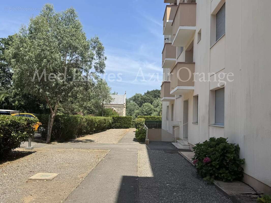 Appartement à LA CROIX-VALMER