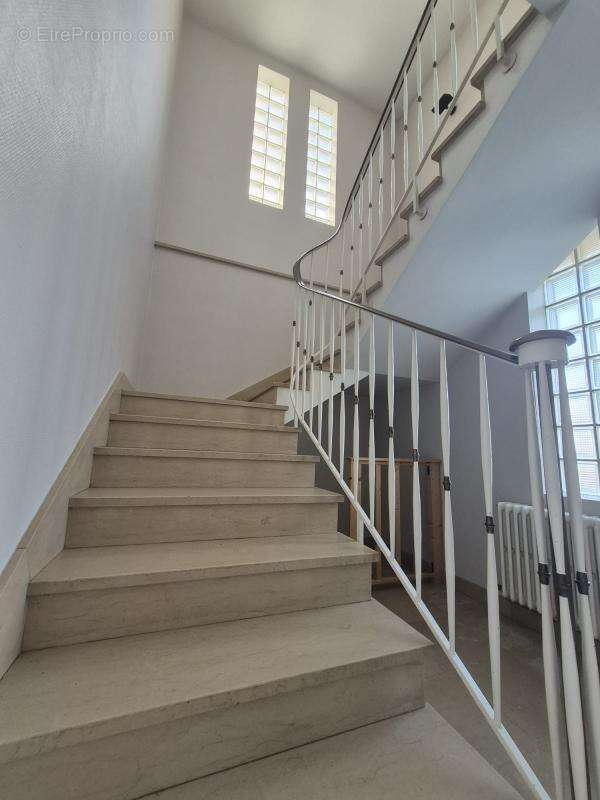 Maison à MONTREAL-LA-CLUSE