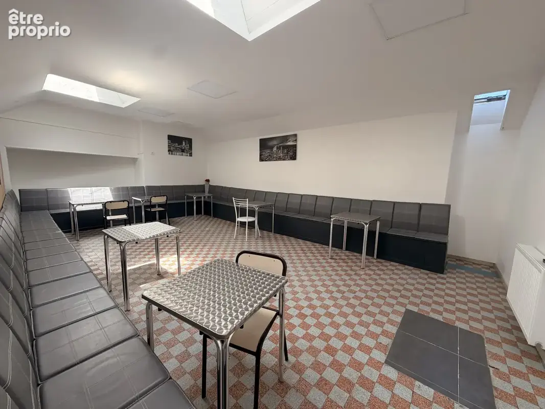 immeuble avec commerce au rez de chaussée - photo 2