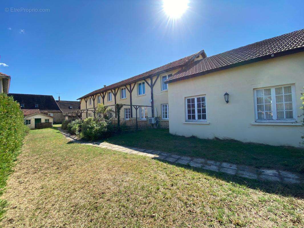Maison à TREMOLAT