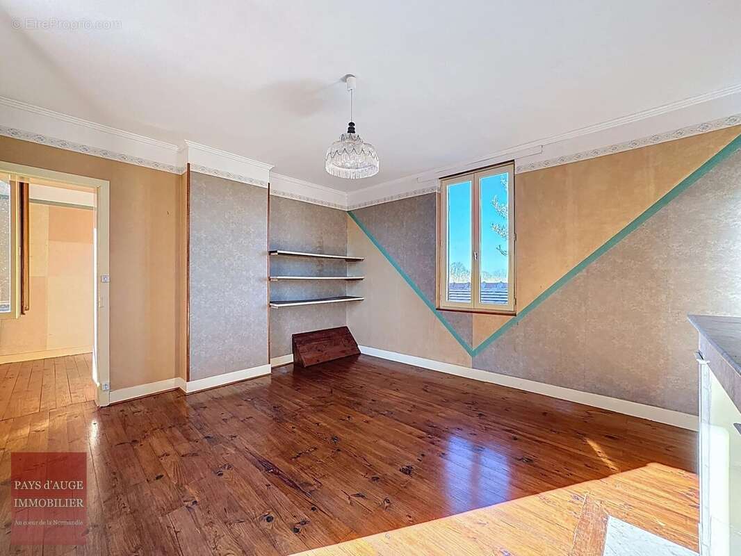 Maison à CASTILLON-EN-AUGE