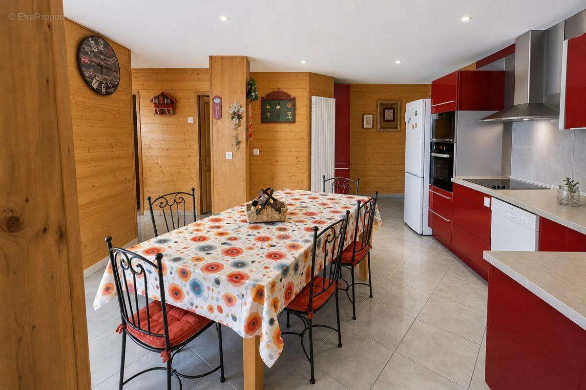 Appartement à BESSE-ET-SAINT-ANASTAISE