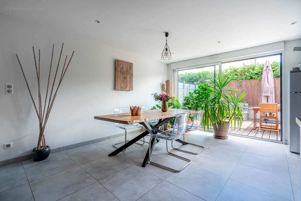 Appartement à BRINDAS