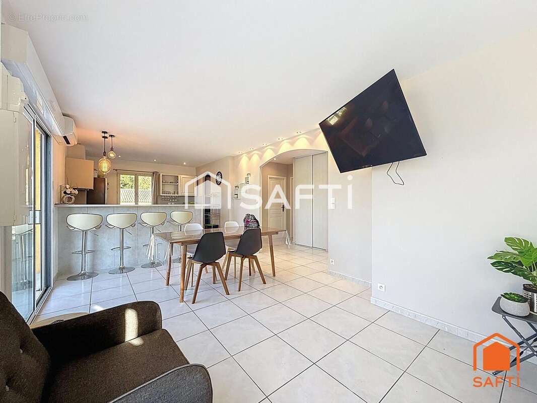 Photo 4 - Appartement à REGUSSE