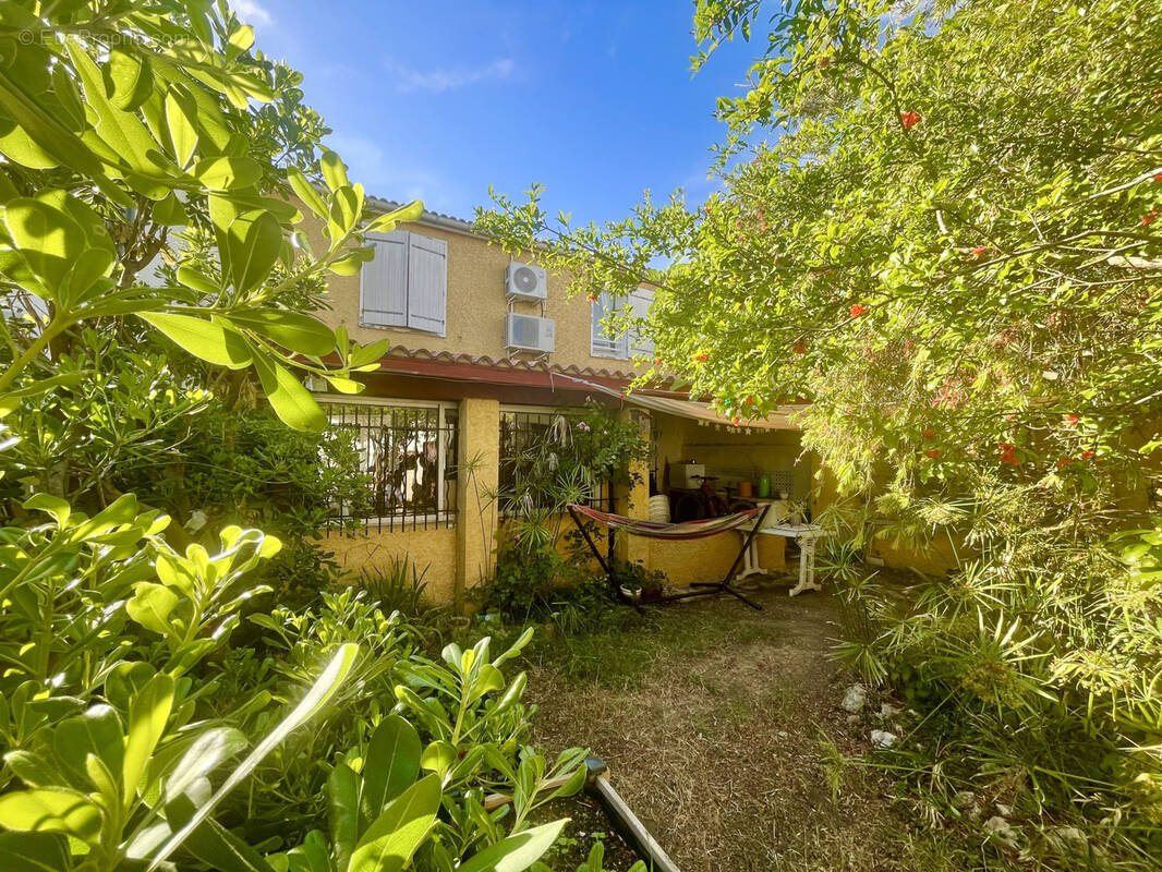 Maison à VIC-LA-GARDIOLE