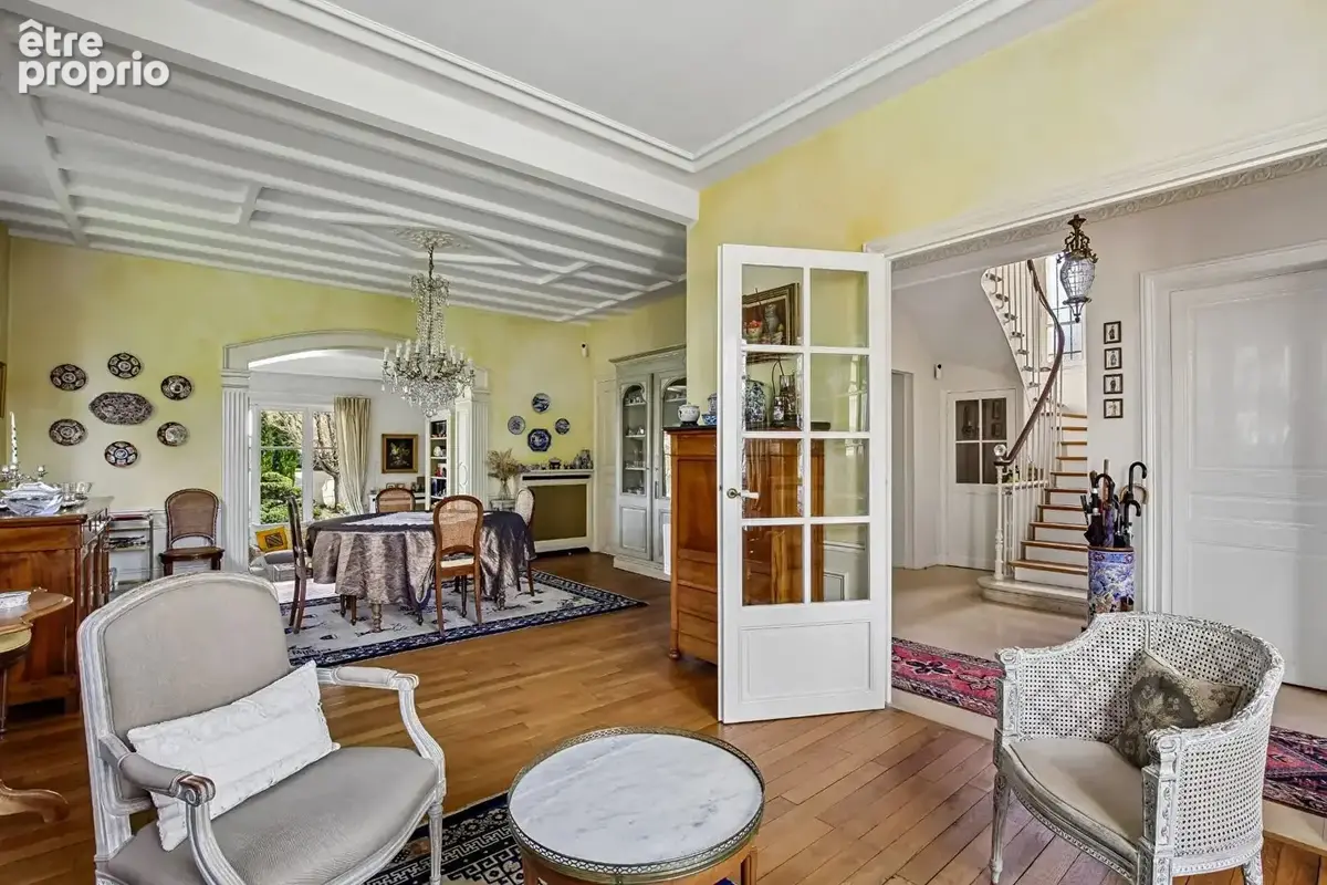 Le vesinet sud - magnifique propriete de 308 m² -  6 chambres - terrain 1541 m²  - piscine - dependance amenagee 18 m² - - photo 5