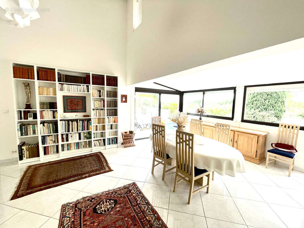 Maison de 183m² sur un terrain de 1611m² , piscine - photo 6